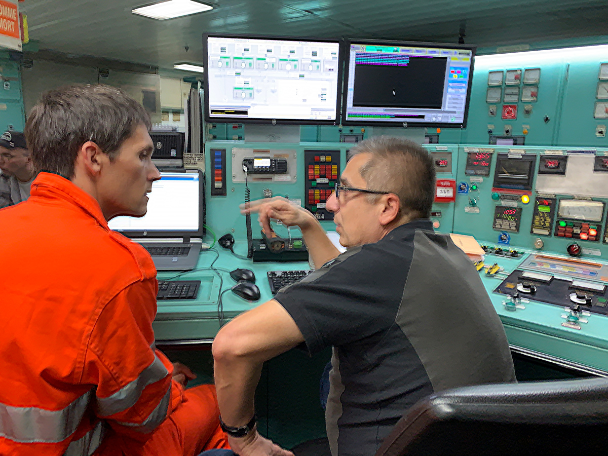 04 Command Center La Merionale Ferry Girolata Case