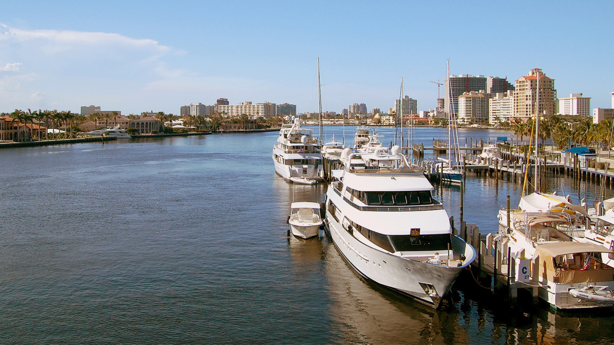 01 Jumbotron Pleasure Boats